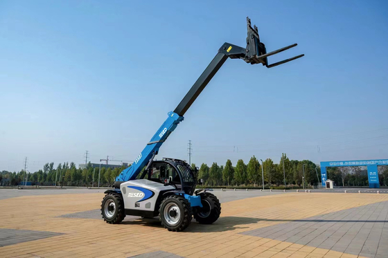 Engebeli Arazi Teleskopik Yükleyici Teleskopik Forklift Mini 4x4 2,5 Ton 6m Kaldırma Yüksekliği