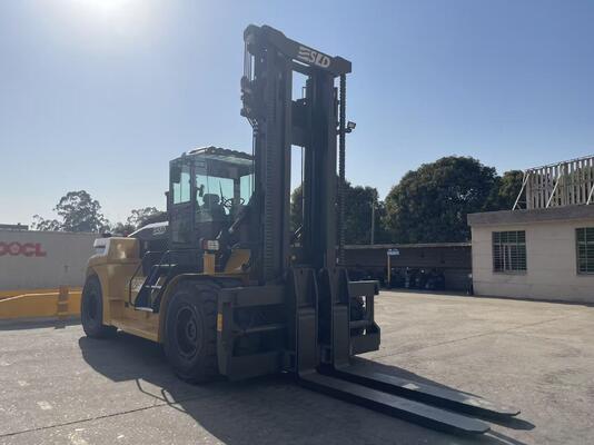 15000 kg Hizmet Ağırlığına Sahip Ağır Hizmet Tipi Forklift, Ağır Malzeme Taşıma İşlemlerinde Performans ve Güvenlik Sunan Özelleştirilmiş Seçenekler