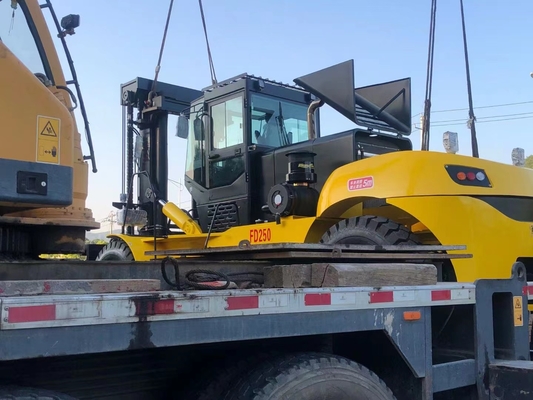 Ağır Ekipmanları ve Ağır Konteynerleri Kaldırmak İçin 25 Ton 28 Ton Forklift