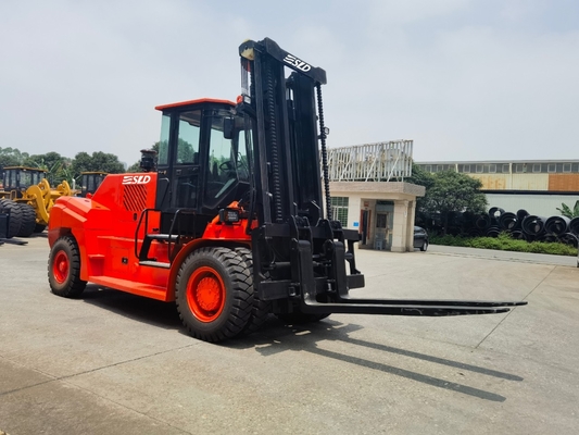 Yuchai veya CUMMINS Motorlu Ağır Asansör Forklift 45-90 Derece Eğiliş Açısı ve Fork Positioner Seçenekleri