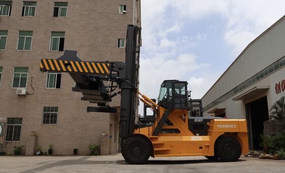 40 Ton Capacity Diesel Forklift Truck with 9300mm Mast Height and Hydraulic Power Shift Transmission
