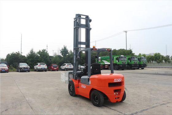ISUZU Motor FD40 8k 4t Dizel Forklift, Balya Kelepçesi ile
