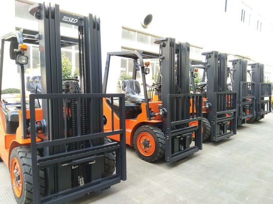 Çift / Üçlü Tam Serbest Direkli Otomatik Şanzıman Dizel 2.5 Ton Dizel Forklift