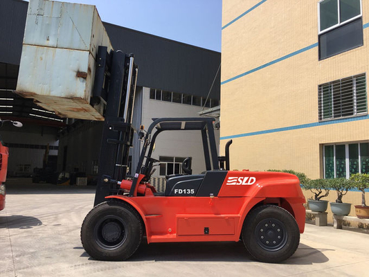 Özel olarak tasarlanmış 45-90 derece eğimli 600 mm yük merkezi ile ağır yüklü çatal taşıyıcı